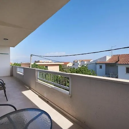 With Parking Space Kastel Stafilic, - 23905 *